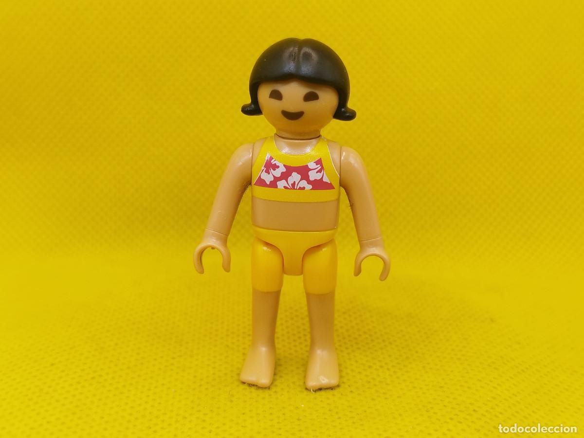Playmobil: Playmobil Ni&ntilde;a con bikini amarillo, ni&ntilde;a con ba&ntilde;ador