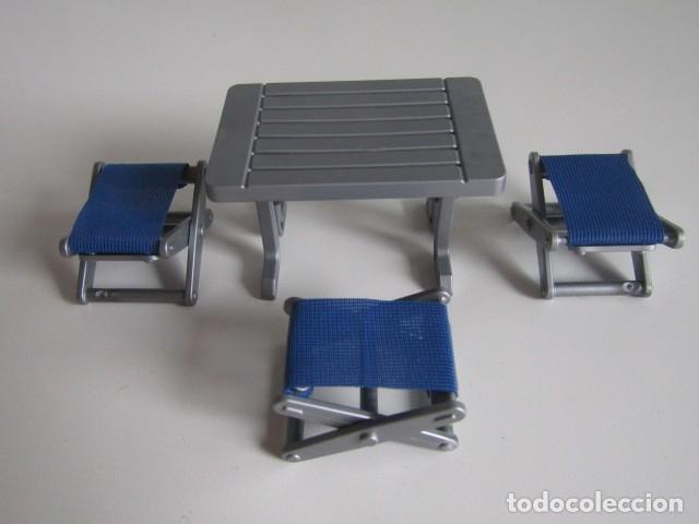 Playmobil: DIFICIL JUEGO DE MESA Y SILLAS PLEGABLES PLATEADAS PARA CAMPING O PLAYA ESPECIALES PLAYMOBIL