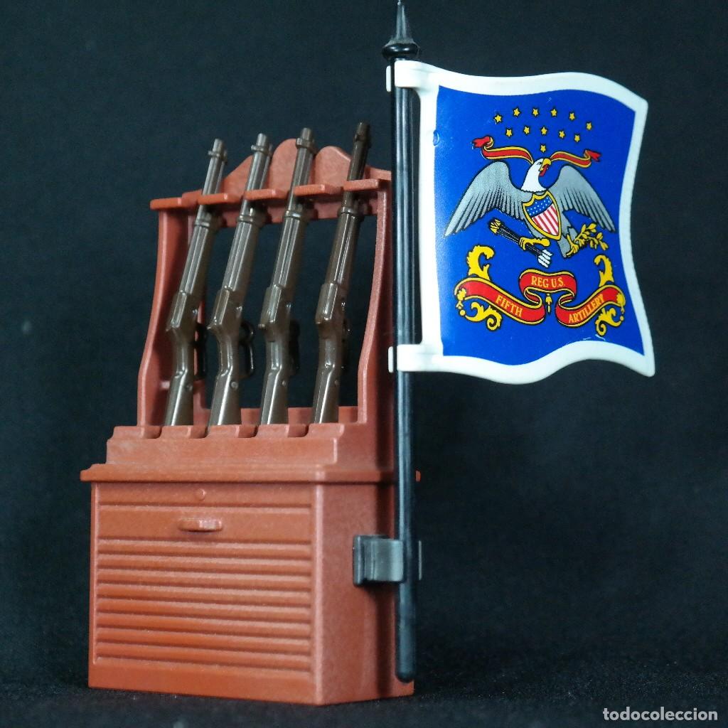Playmobil: Playmobil armero con rifle y bandera ☼