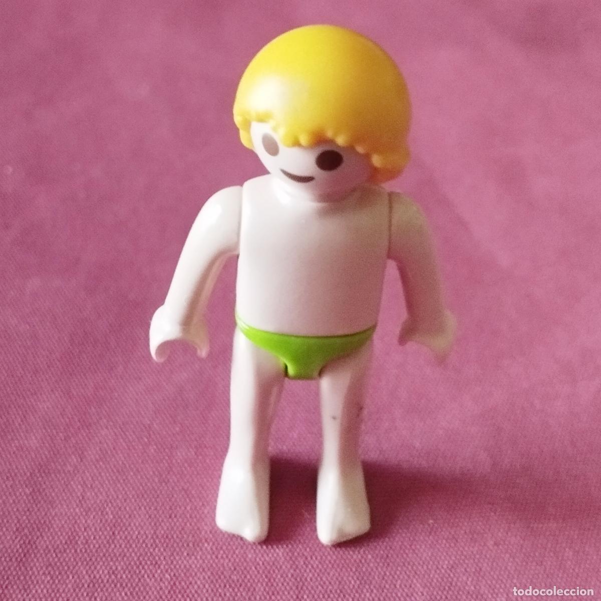 Playmobil: NI&Ntilde;O RUBIO EN BA&Ntilde;ADOR - FIGURA PLAYMOBIL