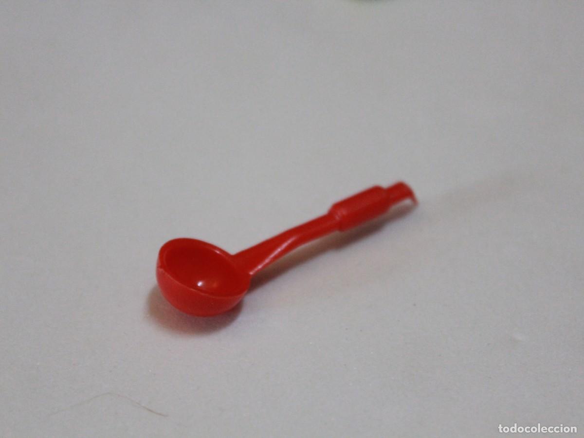 Playmobil: Playmobil cuchar&oacute;n rojo accesorio cocina menaje