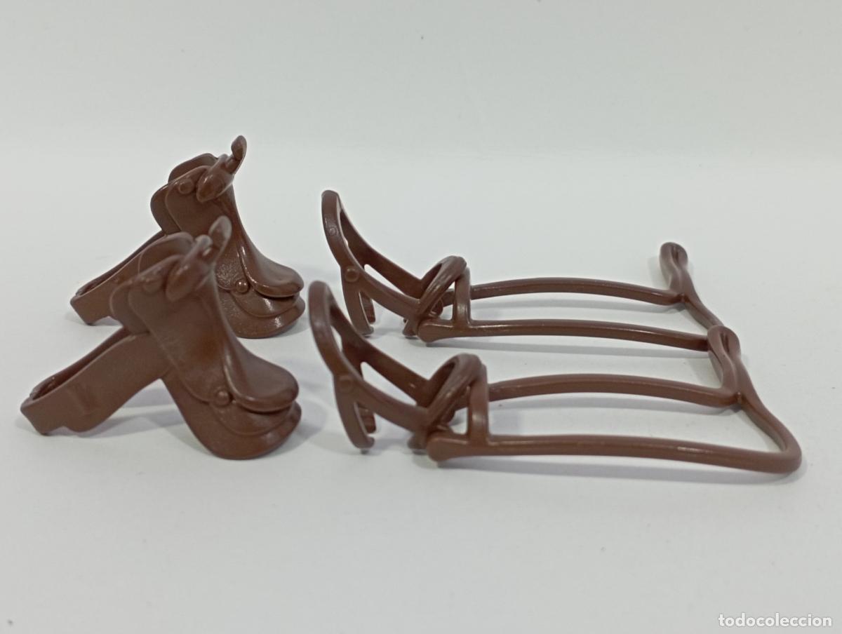 Playmobil: PLAYMOBIL 2 RIENDAS MAS BOCADO Y SILLA CABALLOS ---3&ordf; GENER.--MARRON