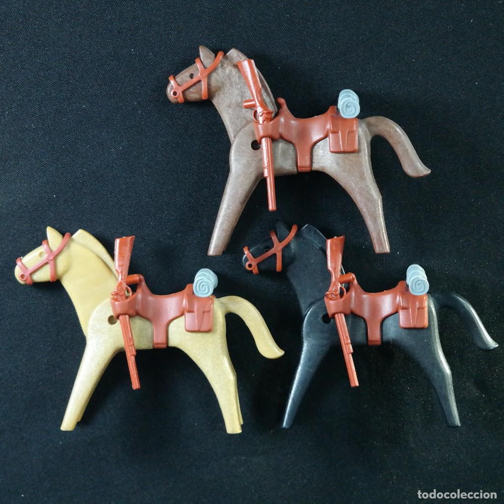 Playmobil: Playmobil 3 caballos con monturas ☼