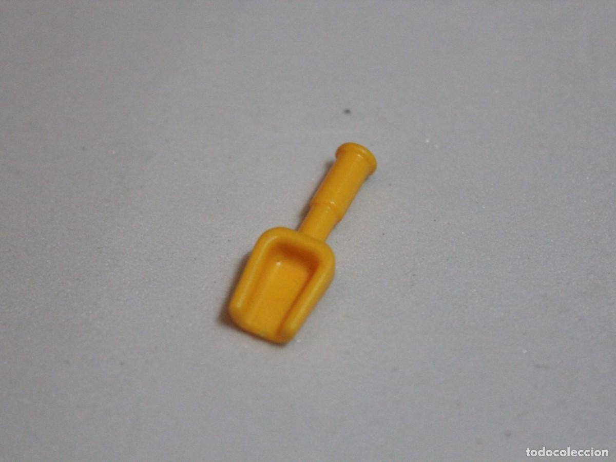 Playmobil: Playmobil accesorio pala amarilla peque&ntilde;a jard&iacute;n playa granja