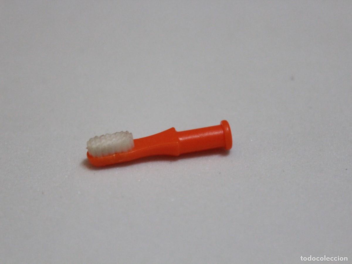 Playmobil: Playmobil accesorio cepillo de dientes naranja higiene ba&ntilde;o