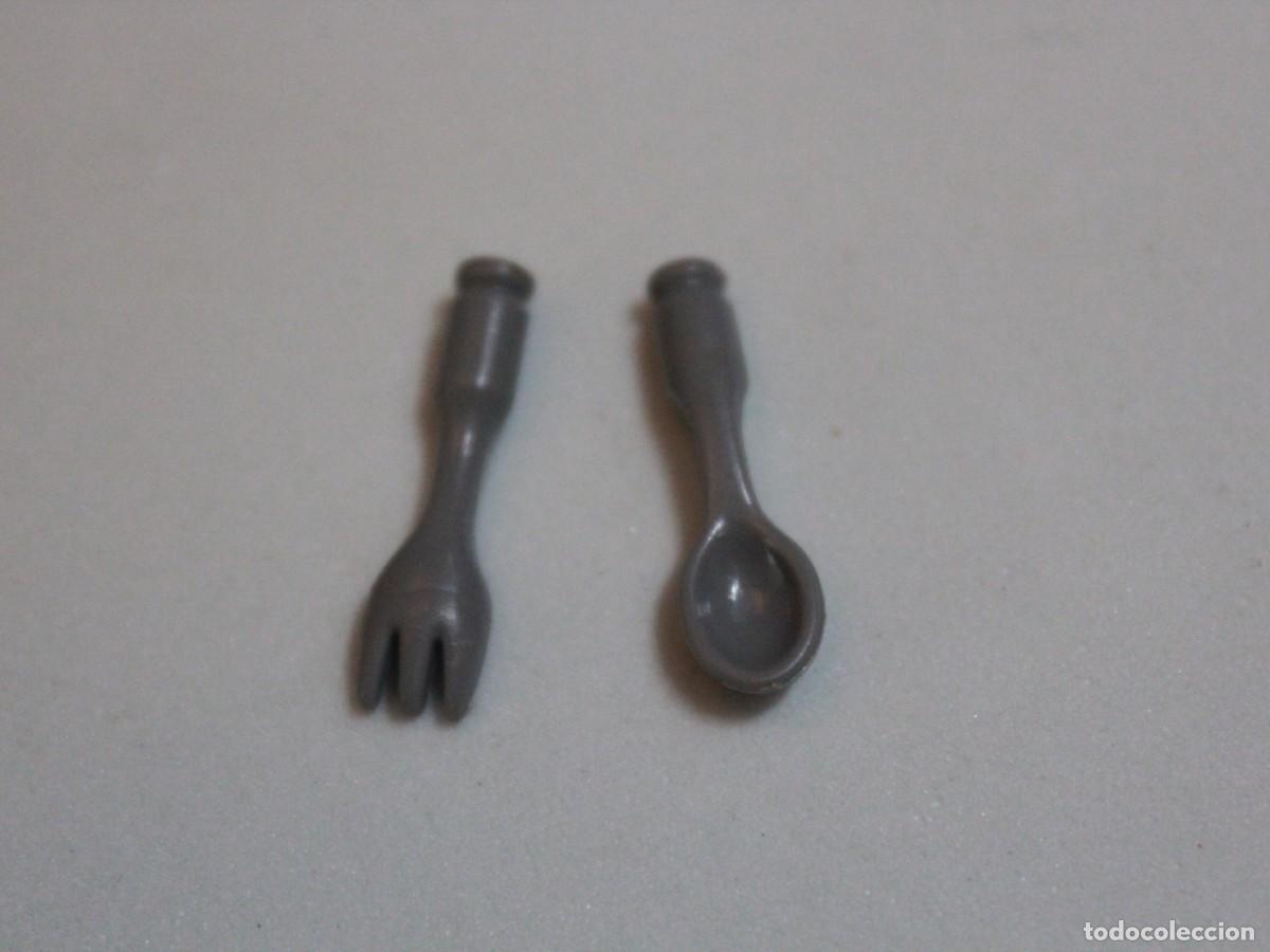 Playmobil: Playmobil accesorio cubiertos grises cuchillo cuchara tenedor menaje cocina lote 2 piezas
