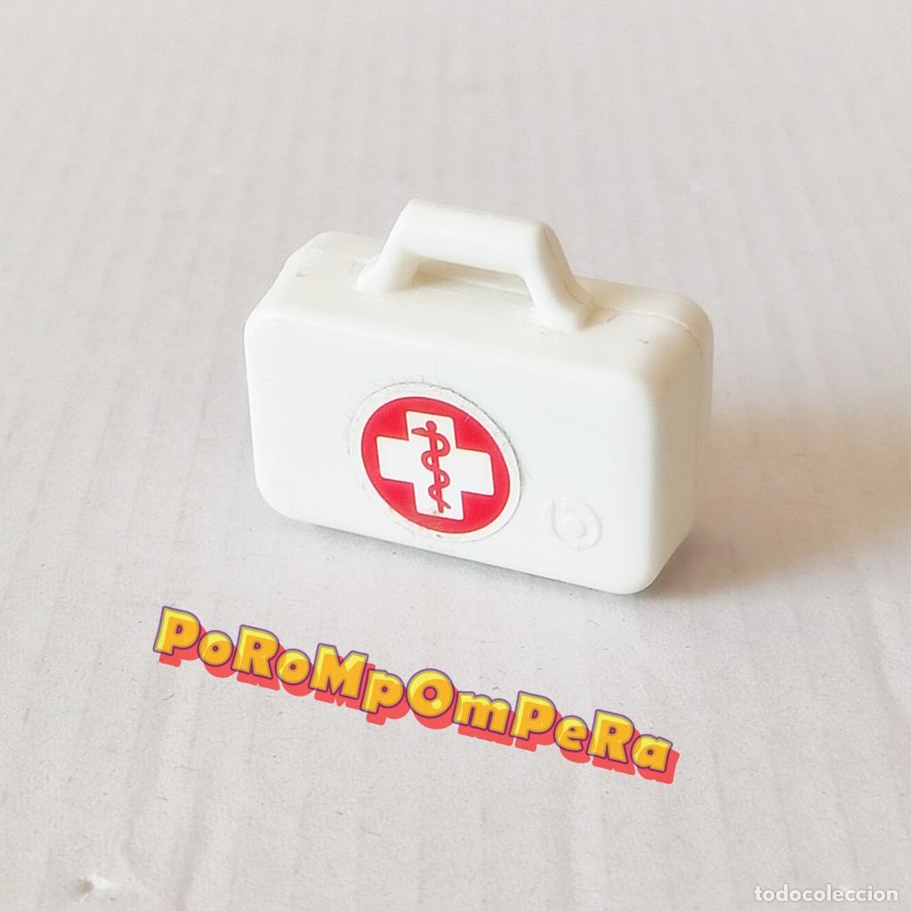 Playmobil: PLAYMOBIL MALET&Iacute;N BLANCO M&Eacute;DICO CON PEGATINA URGENCIAS HOSPITAL AMBULANCIA RESCATE L5