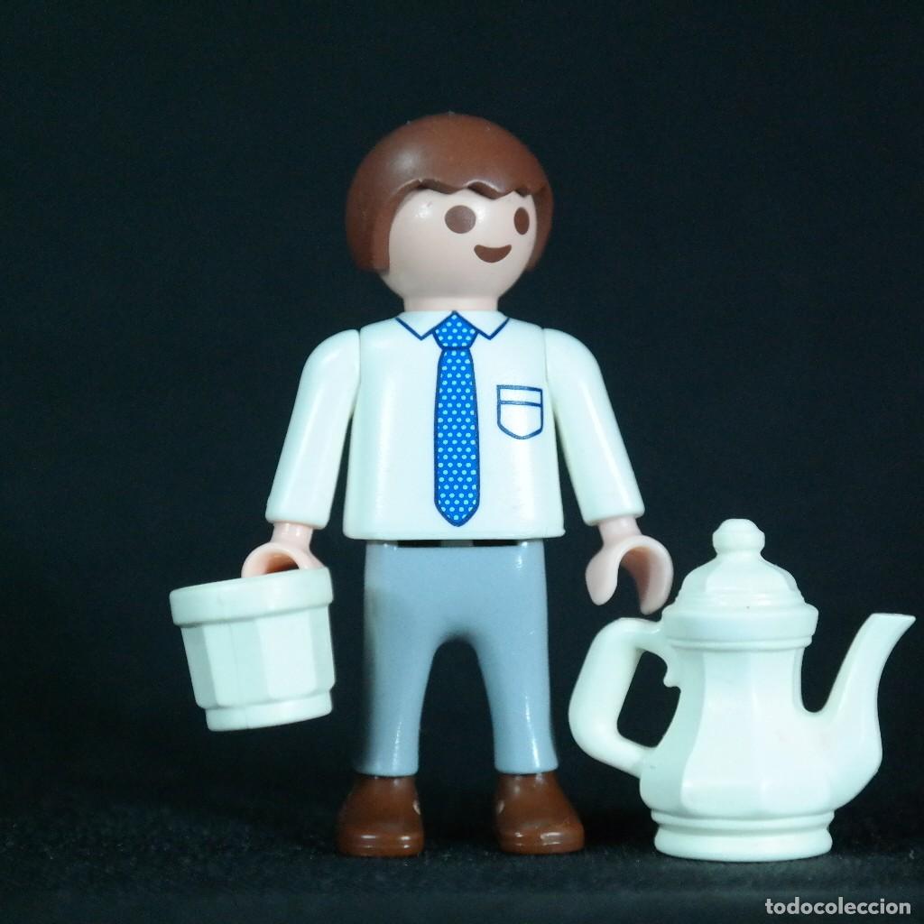 Playmobil: Playmobil nino con tetera ☼