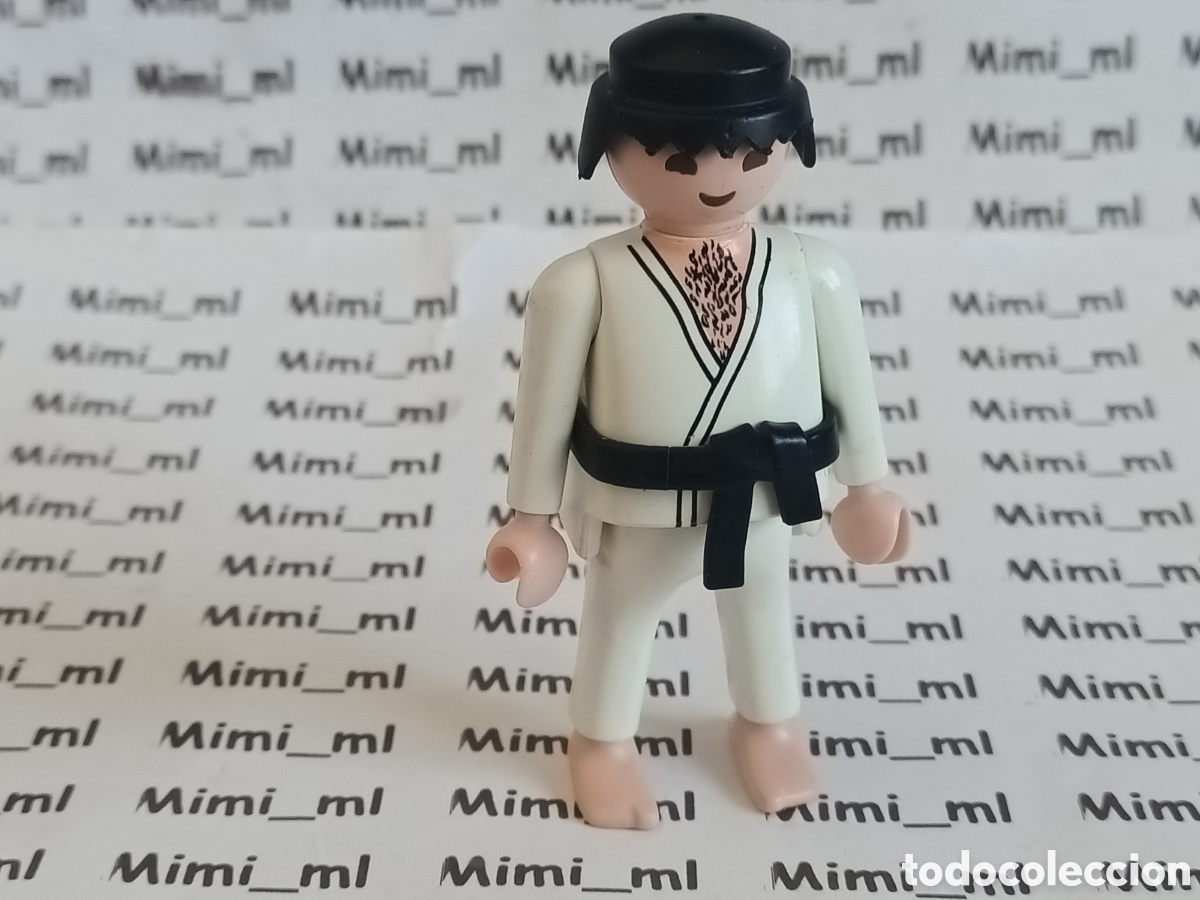 Playmobil: Playmobil figura hombre karateca taekwondo artes marciales cintur&oacute;n negro