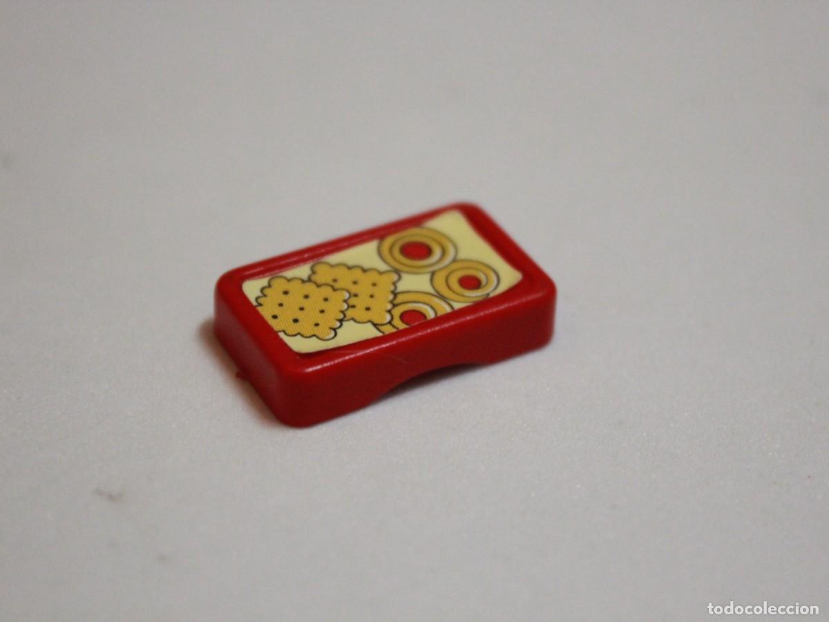 Playmobil: Accesorio playmobil tapadera de caja roja con galletas y pastas impresas cocina reposter&iacute;a