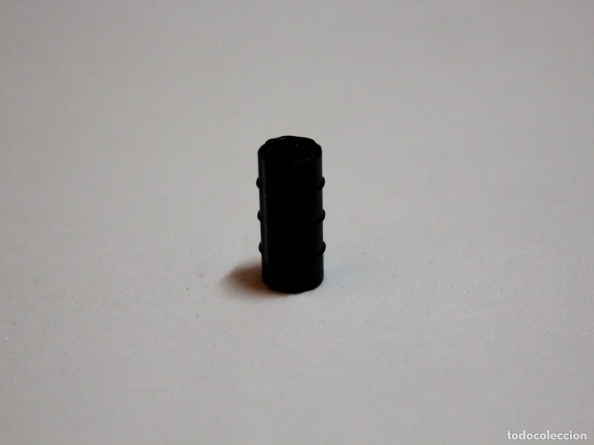 Playmobil: Accesorio playmobil pieza t&eacute;cnica cilindrica color negro.
