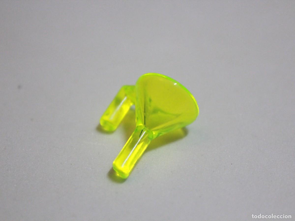Playmobil: Accesorio playmobil embudos fluorescentes verde transl&uacute;cido