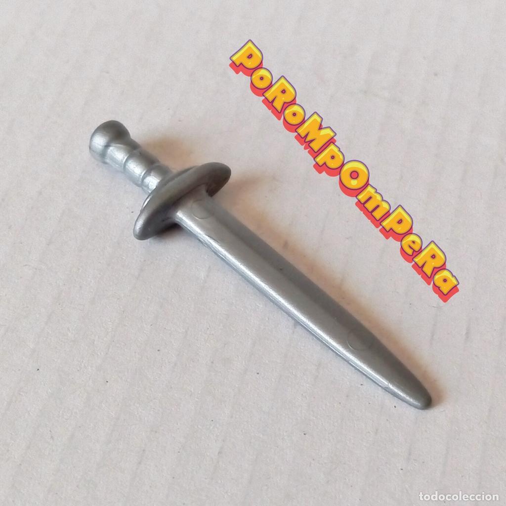 Playmobil: PLAYMOBIL ESPADA PLATEADA EMPU&Ntilde;ADURA RECTA CABALLERO MEDIEVAL REY PR&Iacute;NCIPE GUERRER VIKING B&Aacute;RBARO T5