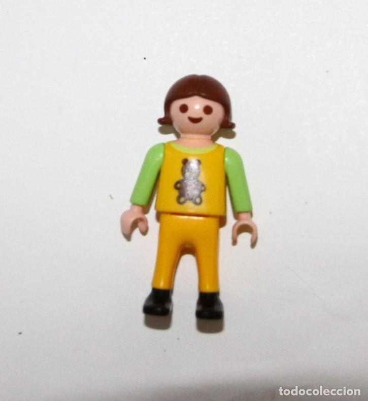 Playmobil: PLAYMOBIL MEDIEVAL FIGURA NI&Ntilde;A CASA CITY