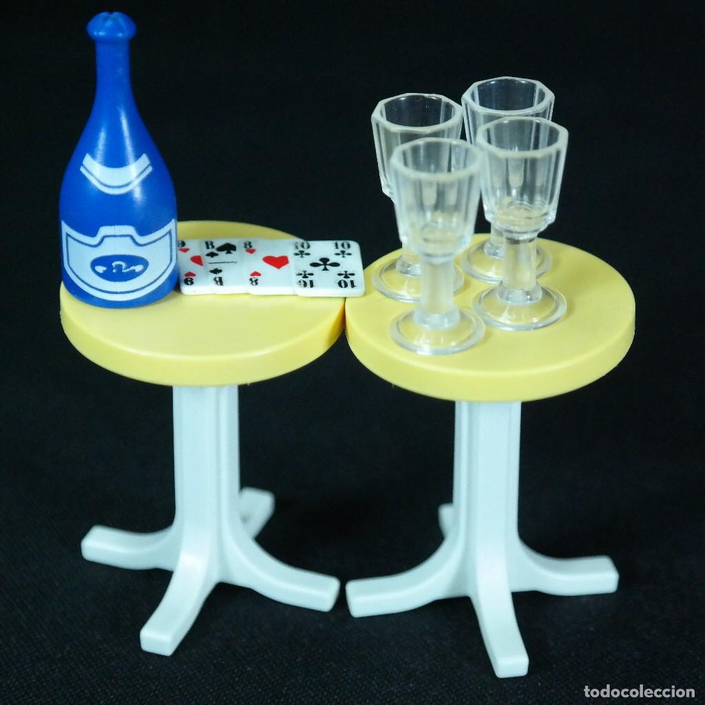 Playmobil: Playmobil dos mesas con botella y copa ☼