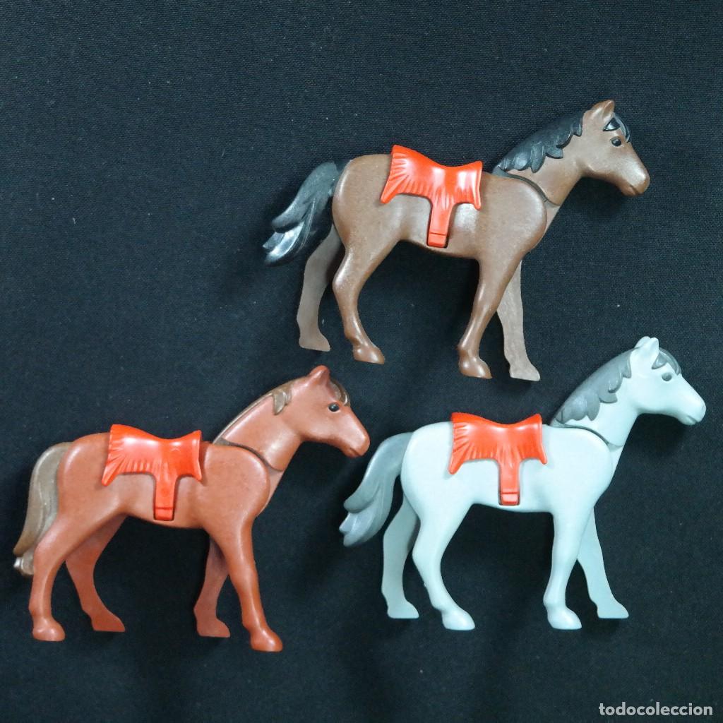 Playmobil: Playmobil tres caballos ☼