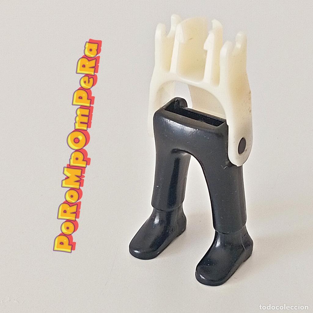 Playmobil: PLAYMOBIL PIERNA PANTAL&Oacute;N NEGRO ZAPATO + ESQUELETO CUSTOM/COMPLETAR T6