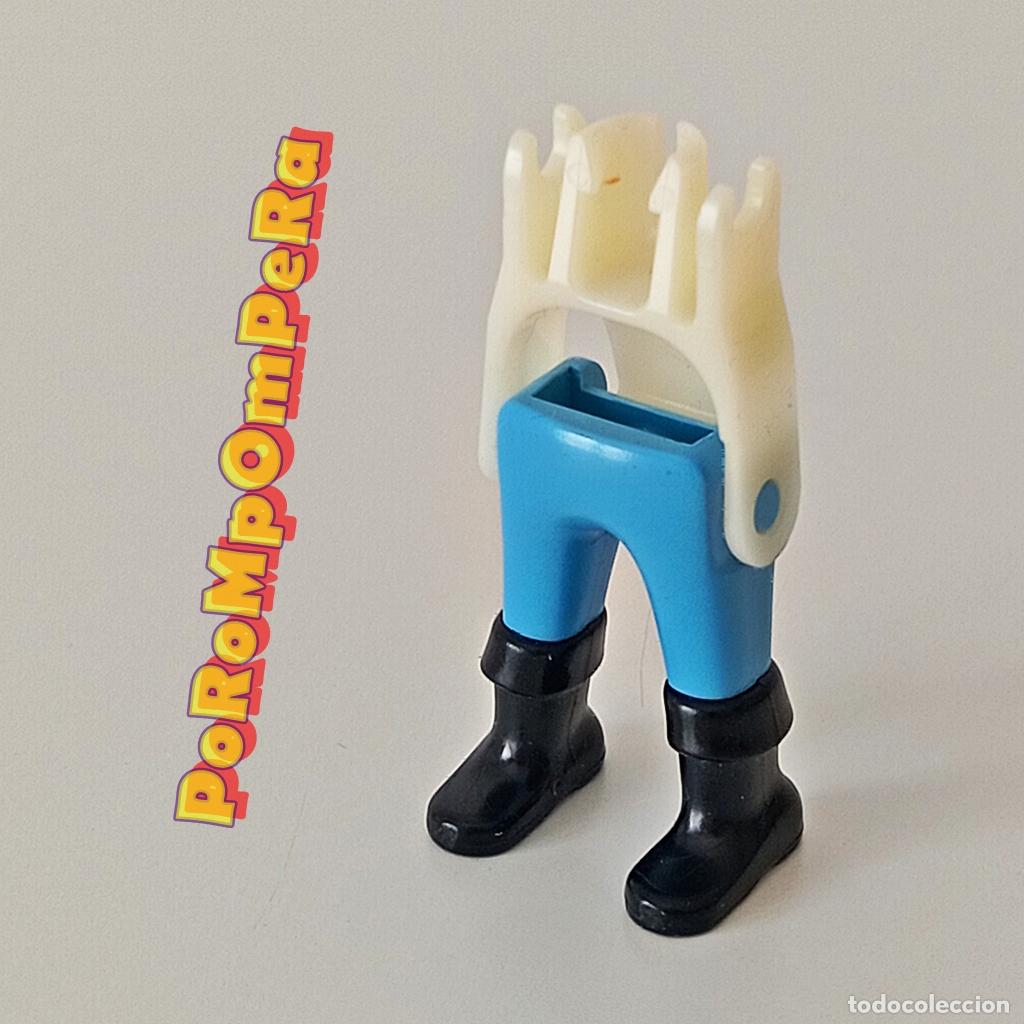 Playmobil: PLAYMOBIL PIERNA PANTAL&Oacute;N AZUL CLARO BOTA ALTA NEGRA + ESQUELETO COMPLETAR/CUSTOM MEDIEVAL T6