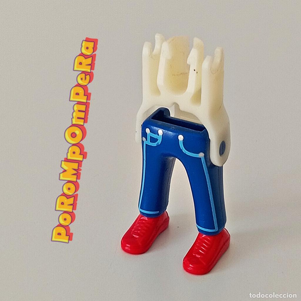 Playmobil: PLAYMOBIL PIERNA PANTAL&Oacute;N AZUL TEJANO ZAPATILLA DEPORTIVA ROJA + ESQUELETO COMPLETAR/CUSTOM T6