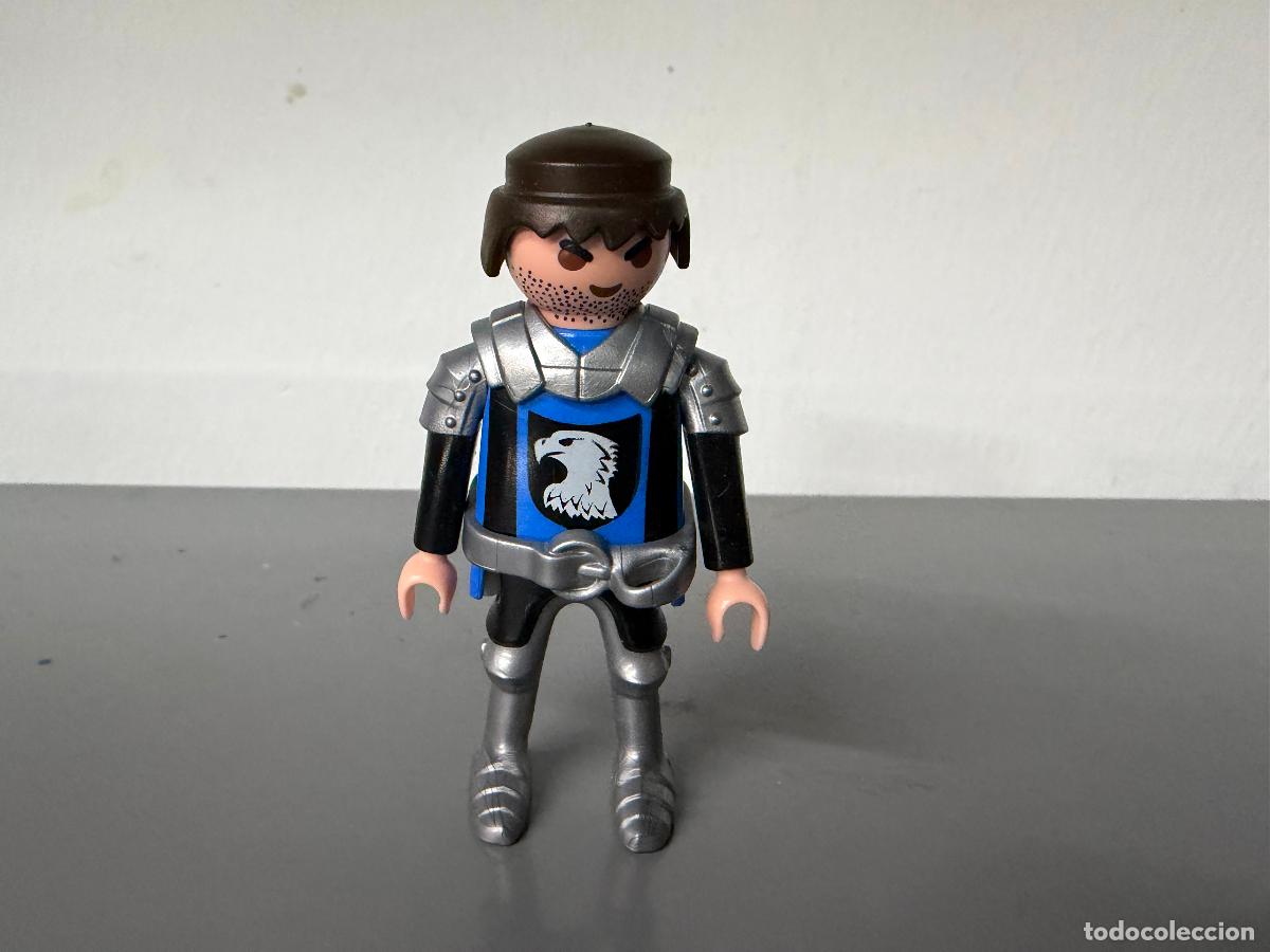 Playmobil: PLAYMOBIL figura medieval caballero del halcon con cinturon plata y botas armadura- mix21