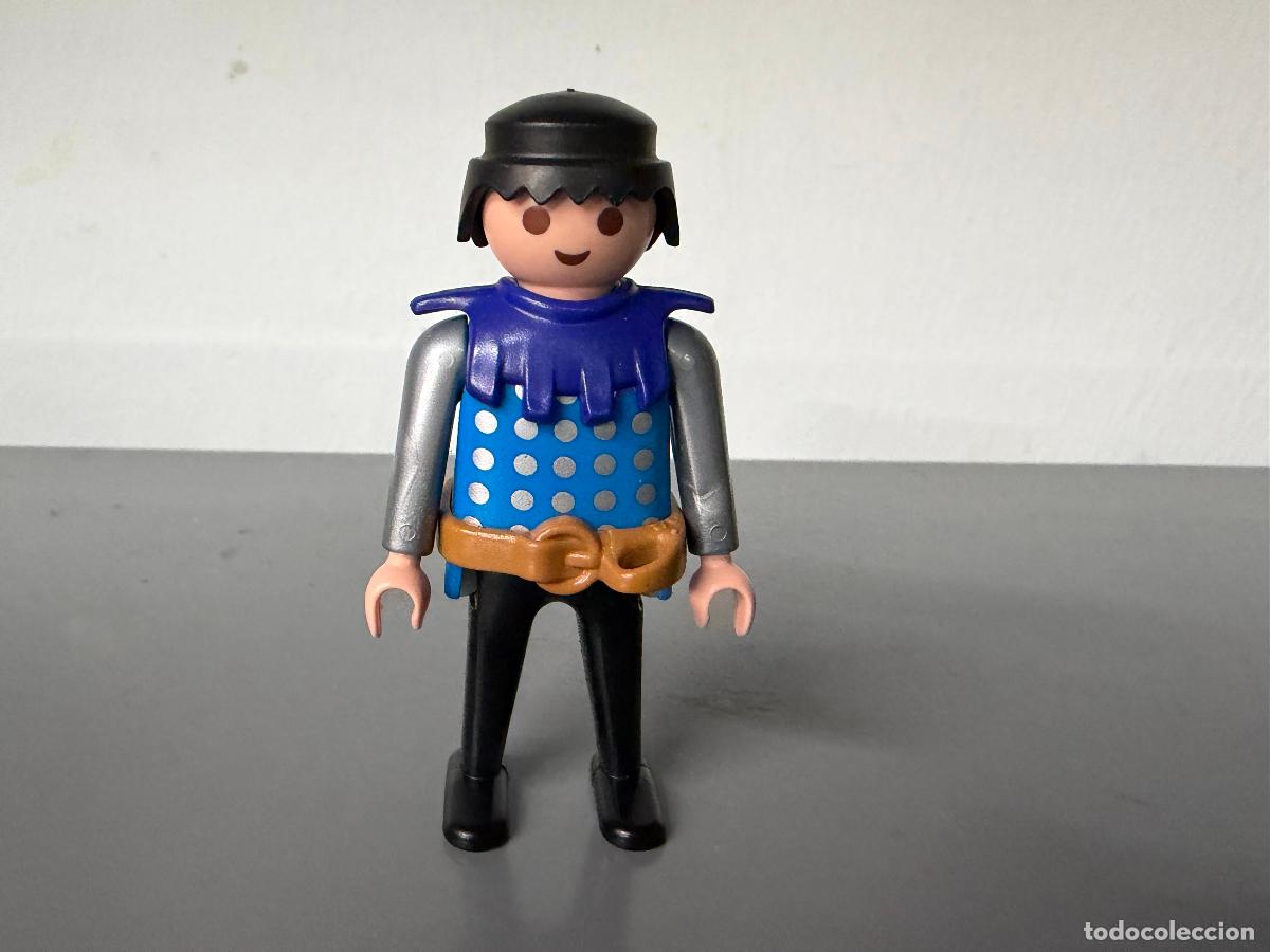 Playmobil: PLAYMOBIL figura medieval caballero cuello azul y cinturon, brazos plata - mix21