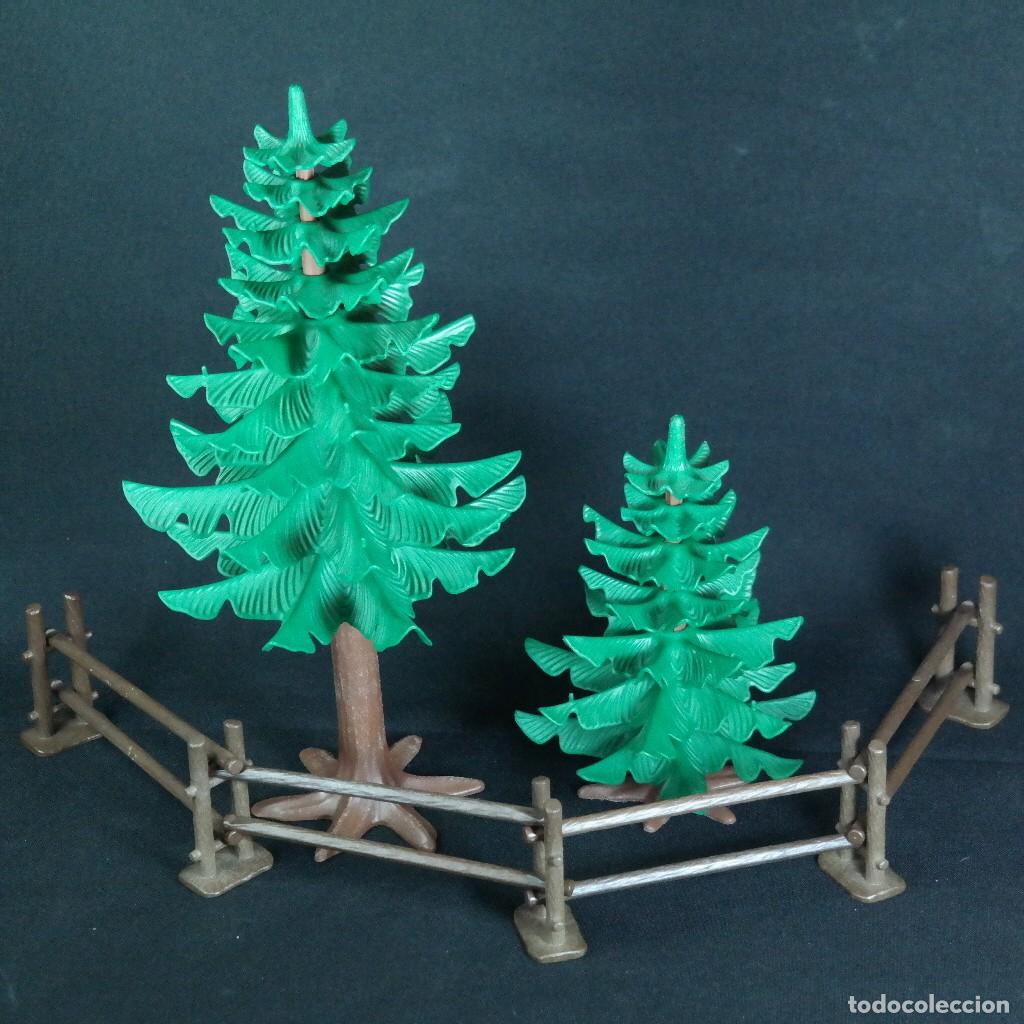 Playmobil: Playmobil dos pinos con vallado ☼