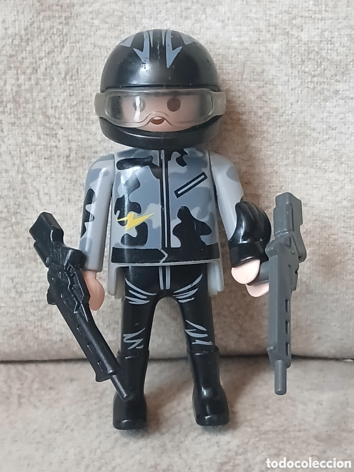 Playmobil: Figura Playmobil ladr&oacute;n camuflaje