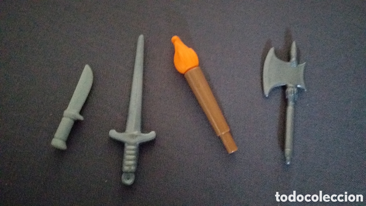 Playmobil: Playmobil, antorcha, espada, hacha y pu&ntilde;al. 4 piezas