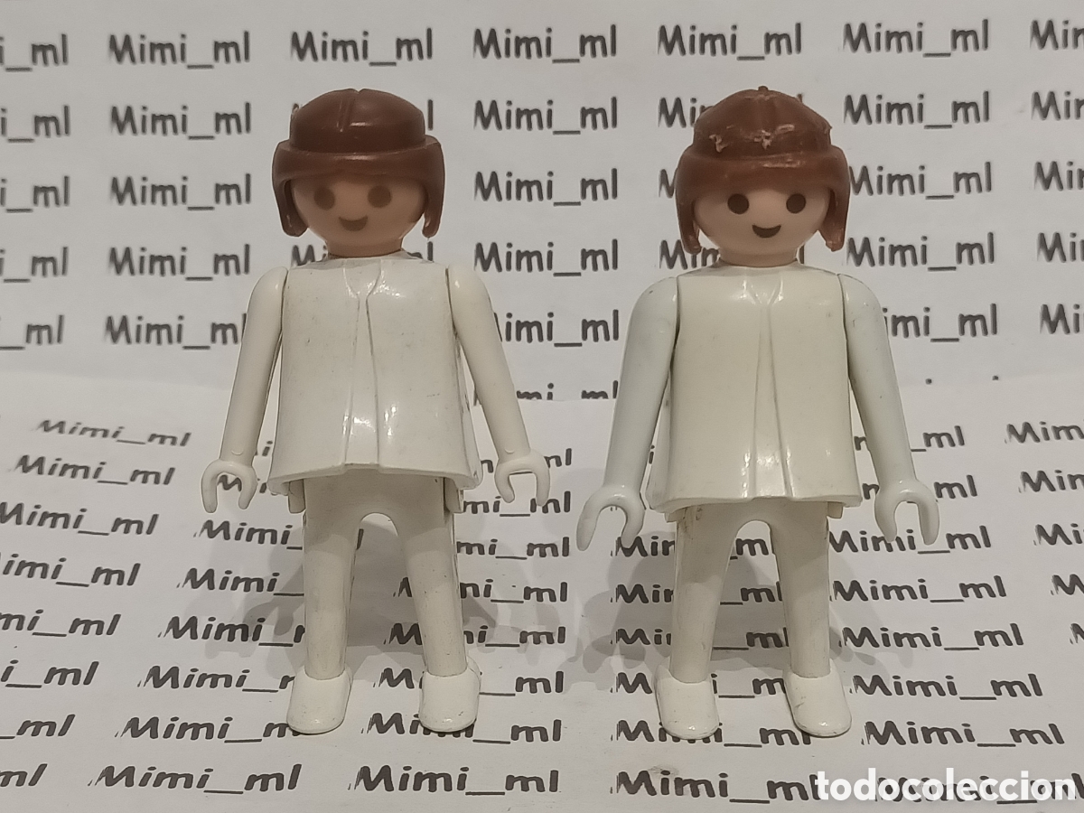 Playmobil: Famobil 2 figuras mujer primera &eacute;poca sello F en el pie