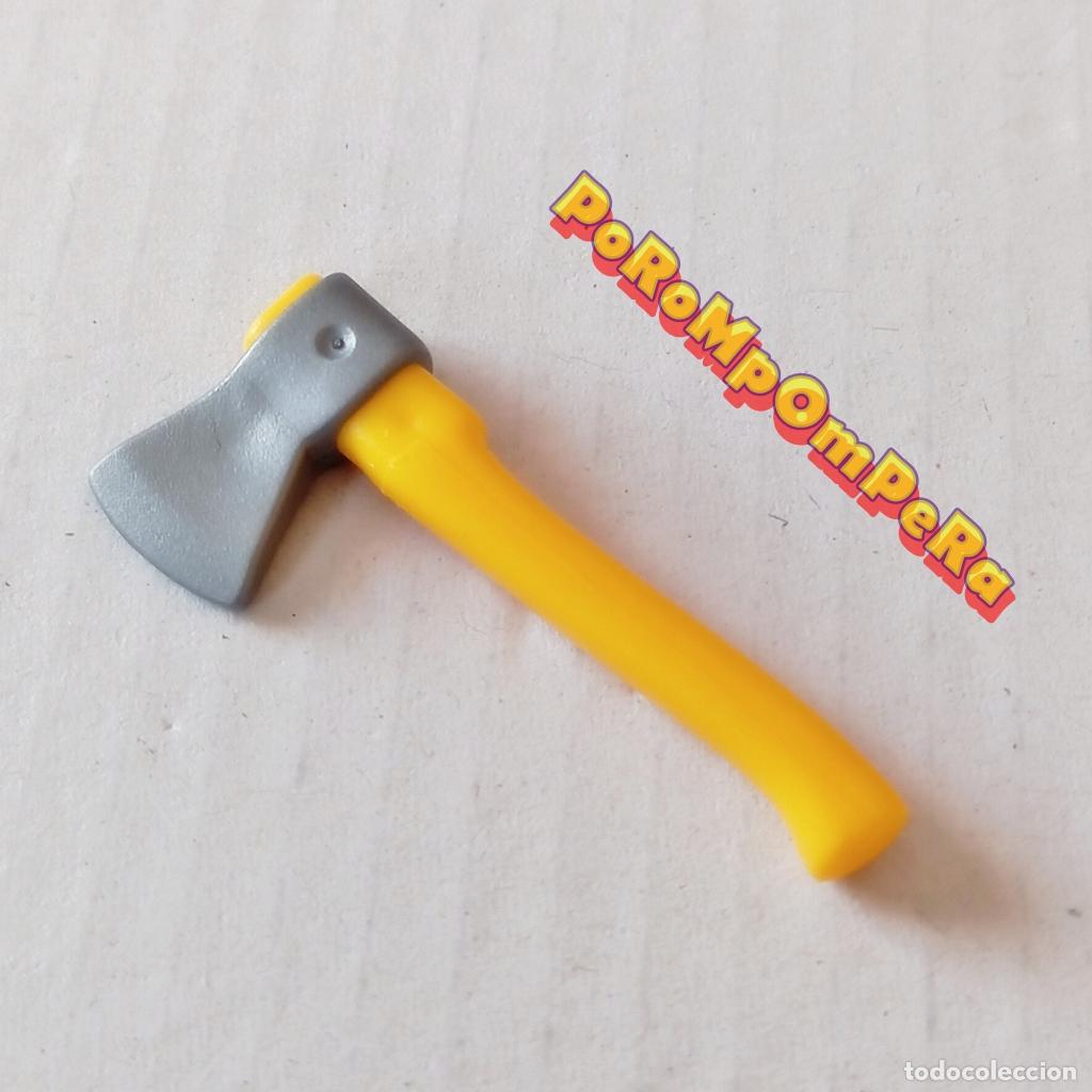 Playmobil: PLAYMOBIL HACHA MANGO AMARILLO LE&Ntilde;ADOR BOMBERO POLIC&Iacute;A BOSQUE CASA CAMPO AVENTURA ARMA T9