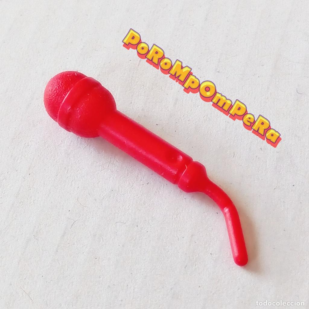 Playmobil: PLAYMOBIL MICR&Oacute;FONO ROJO PERIODISTA DEPORTIVO PARTIDO DE F&Uacute;TBOL 4717 MICRO FUTBOLISTAS T9
