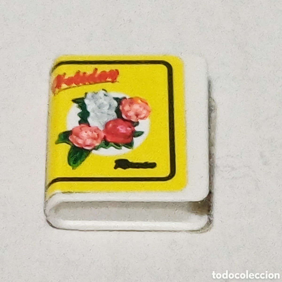 Playmobil: Pieza playmobil libro amarillo Holiday MG portada flores rosas