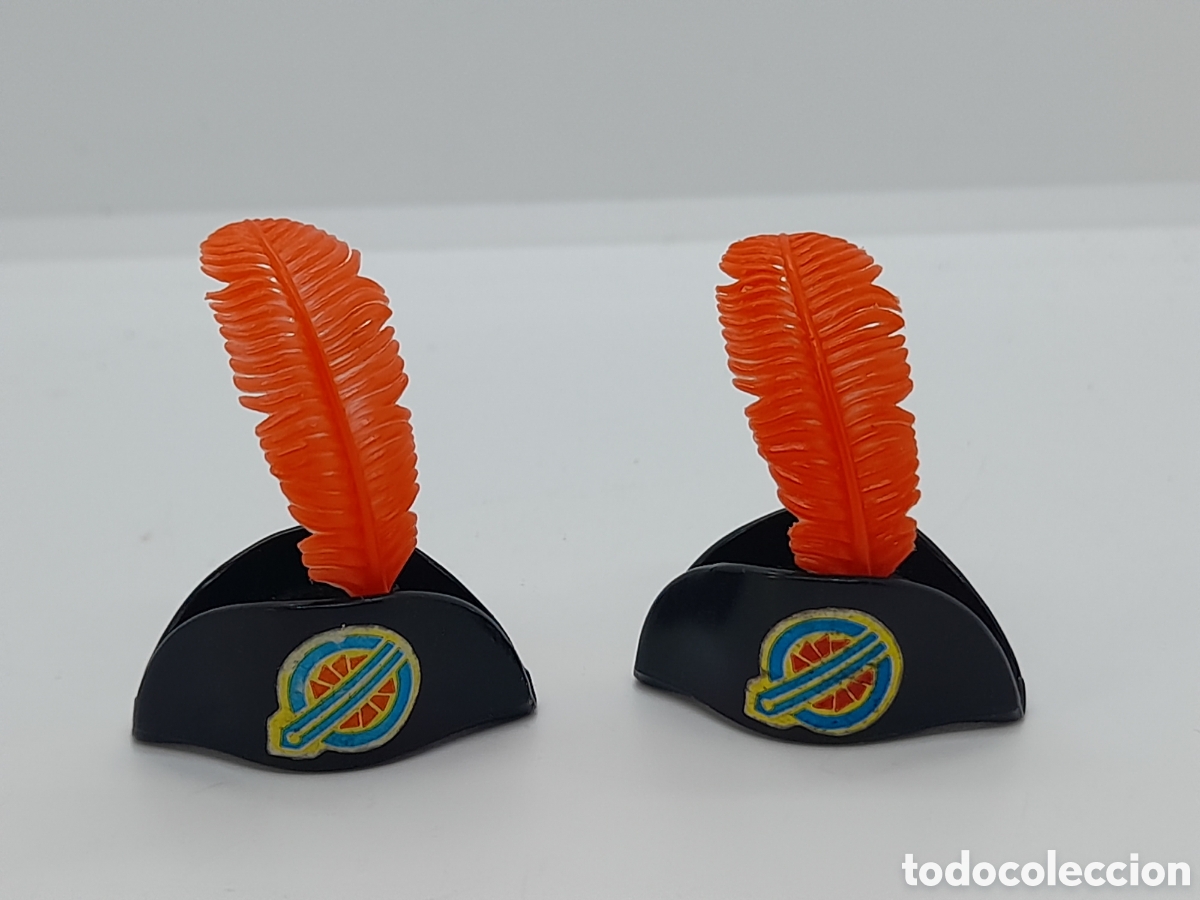 Playmobil: PLAYMOBIL. LOTE DE DOS SOMBREROS ANTIGUOS, DE OFICIAL INGLES