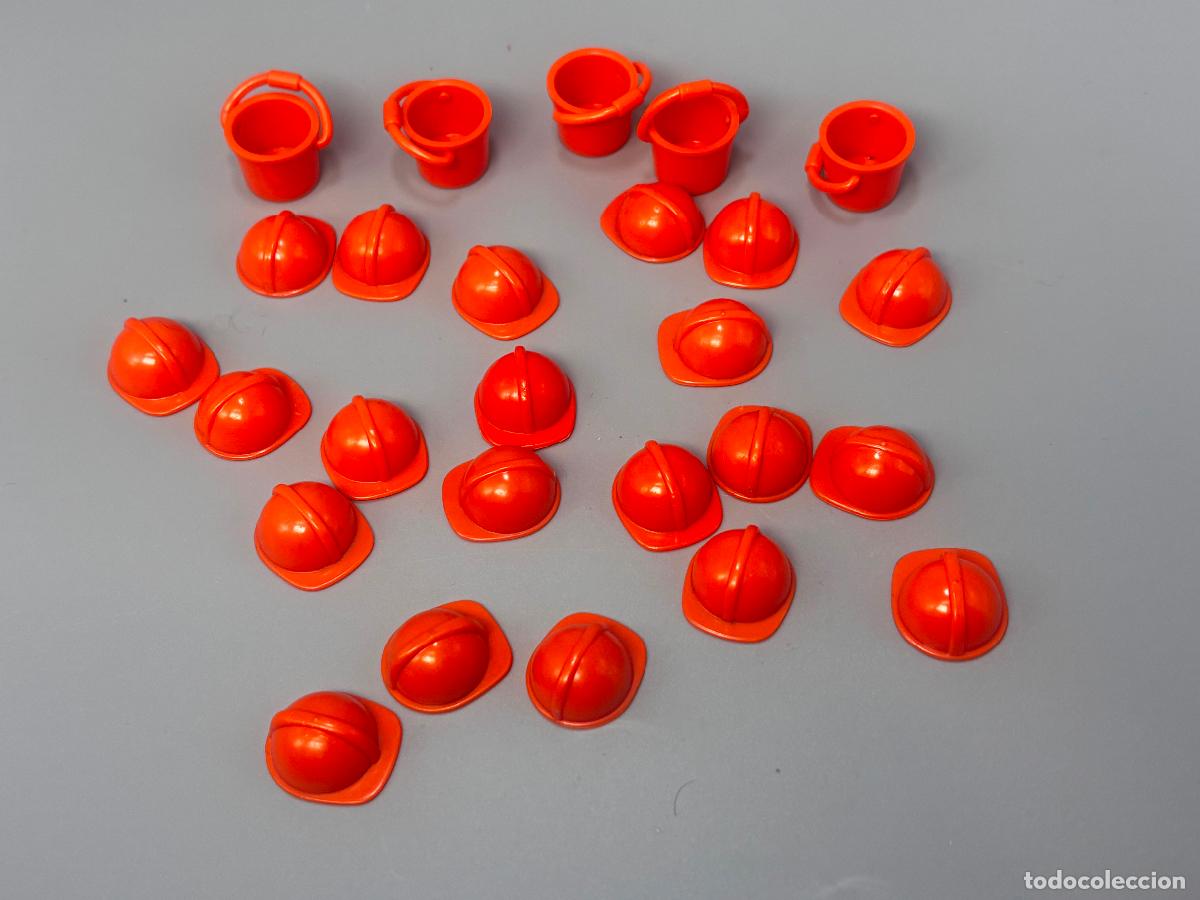 Playmobil: playmobil lote cascos de obra con cubo primera &eacute;poca