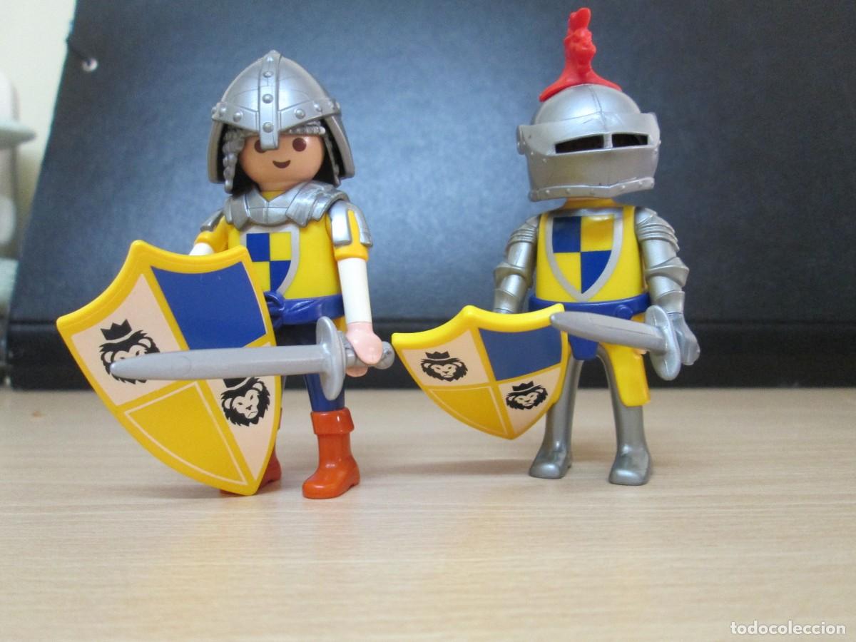 Playmobil: Playmobil medieval. Lote de dos caballeros del Le&oacute;n