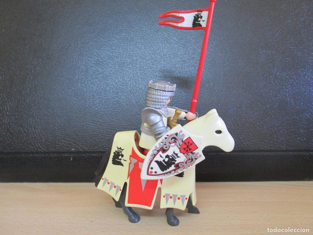 Playmobil: Playmobil Medieval 3699. REy del Le&oacute;n a caballo con escudo y estandarte