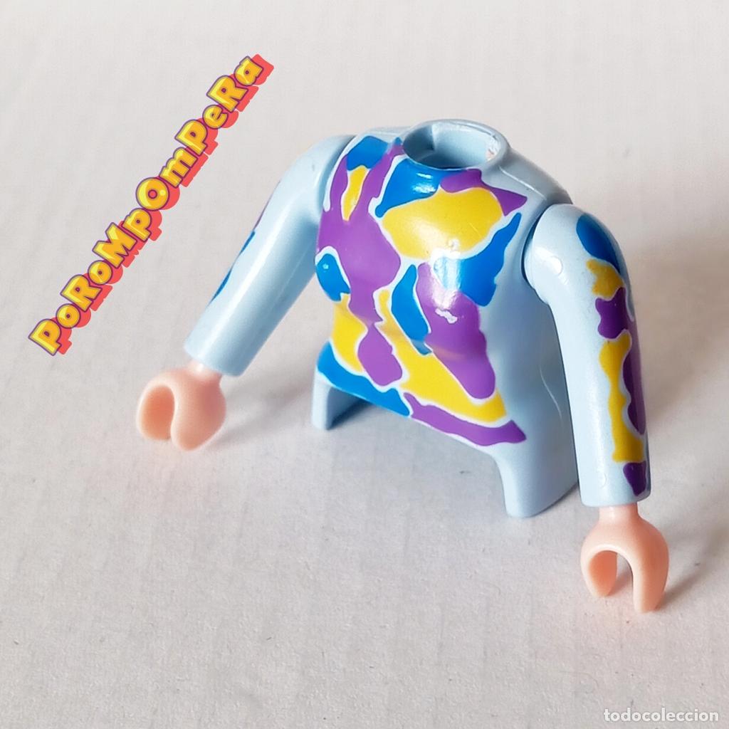 Playmobil: PLAYMOBIL TORSO MUJER CELESTE-COLORES + BRAZO CURVO A JUEGO MANGA LARGA COMPLETAR/CUSTOM CHICA TO7