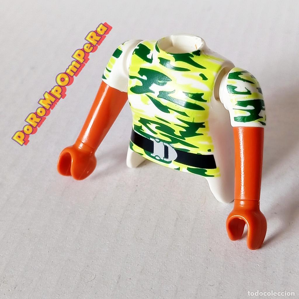 Playmobil: PLAYMOBIL TORSO MUJER + BRAZO CURVO ANARANJADO MANGA CORTA CAMISETA CAMUFLAJE CUSTOM CHICA TO7
