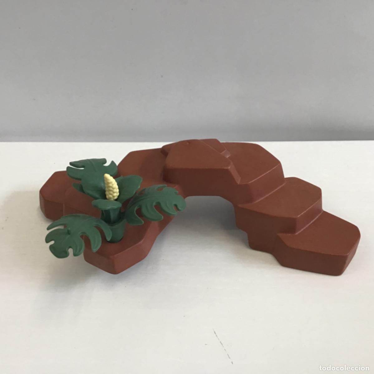 Playmobil: PLAYMOBIL roca marr&oacute;n con planta