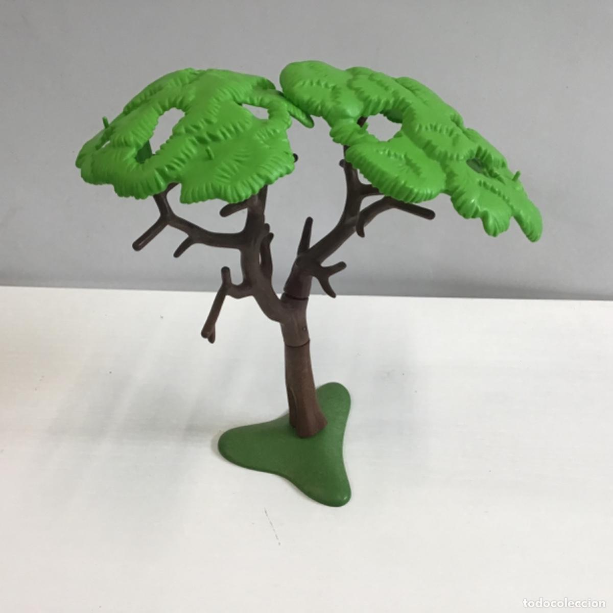 Playmobil: PLAYMOBIL &aacute;rbol con plataforma verde