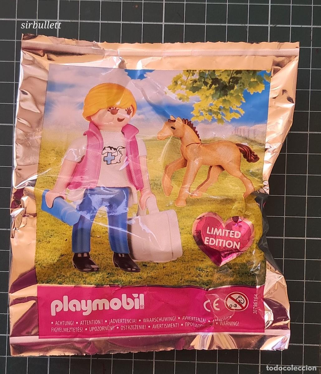 Playmobil: Figura veterinaria con potro en sobre sin abrir. Playmobil pink revista n&ordm; 66. Granja