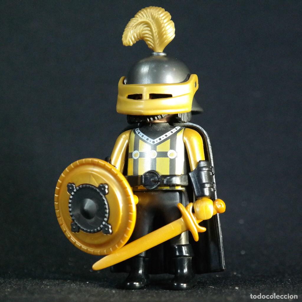 Playmobil: Playmobil caballero con escudo dorado ☼