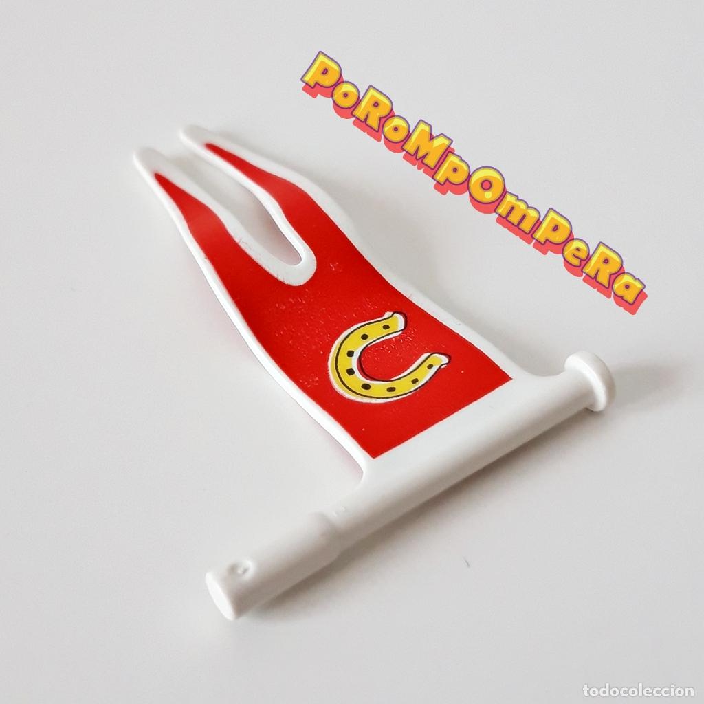 Playmobil: PLAYMOBIL BANDER&Iacute;N BLANCO-ROJO DIBUJO HERRADURA COMPETICI&Oacute;N H&Iacute;PICA 5224 BANDERA CABALLOS F9