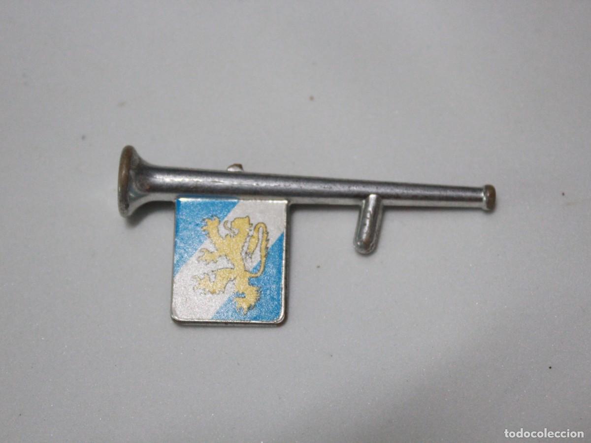 Playmobil: Accesorio Playmobil trompeta plateada y estandarte medieval lote 2 piezas