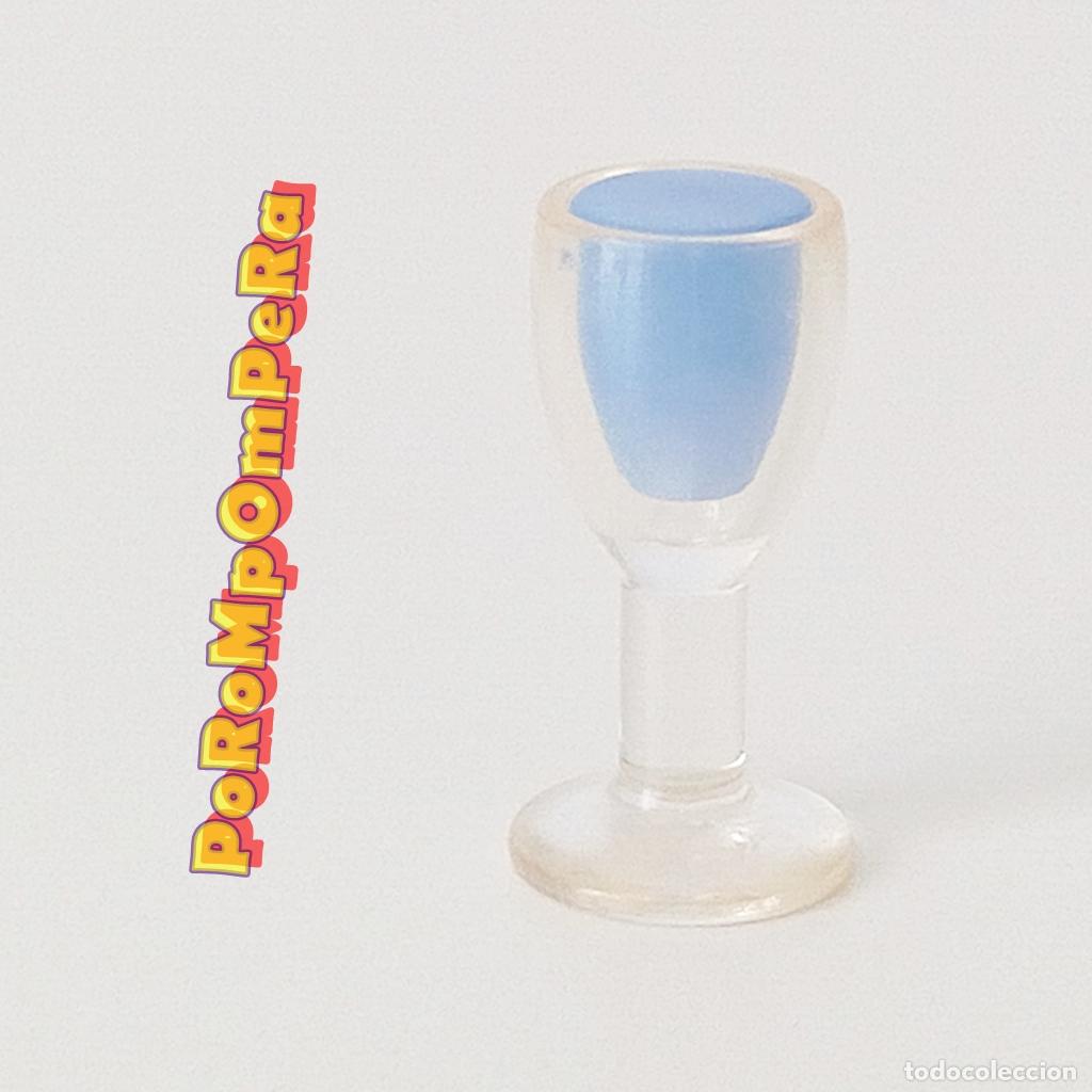 Playmobil: PLAYMOBIL COPA TRASL&Uacute;CIDA CON INTERIOR AZULADO VASO VINO BEBIDA COCKTAIL T9