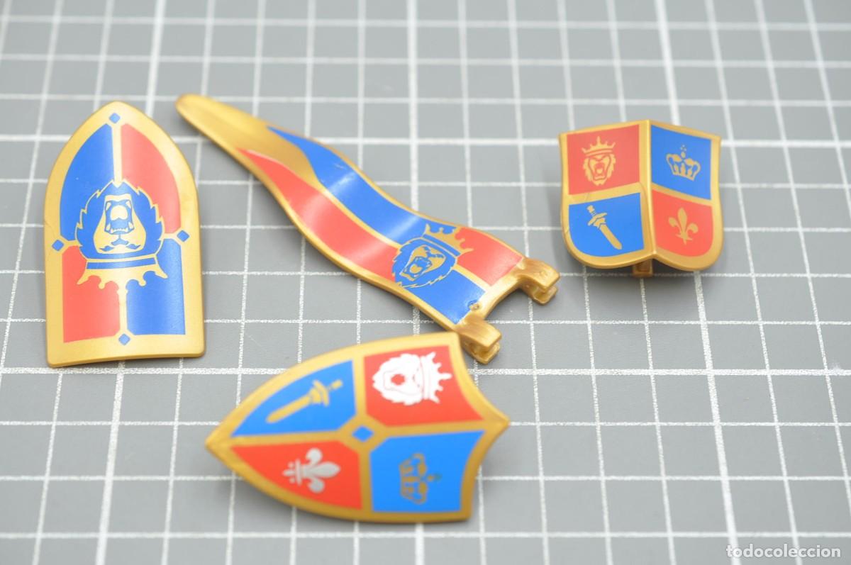 Playmobil: WSK090 Playmobil, 3 escudos y bandera