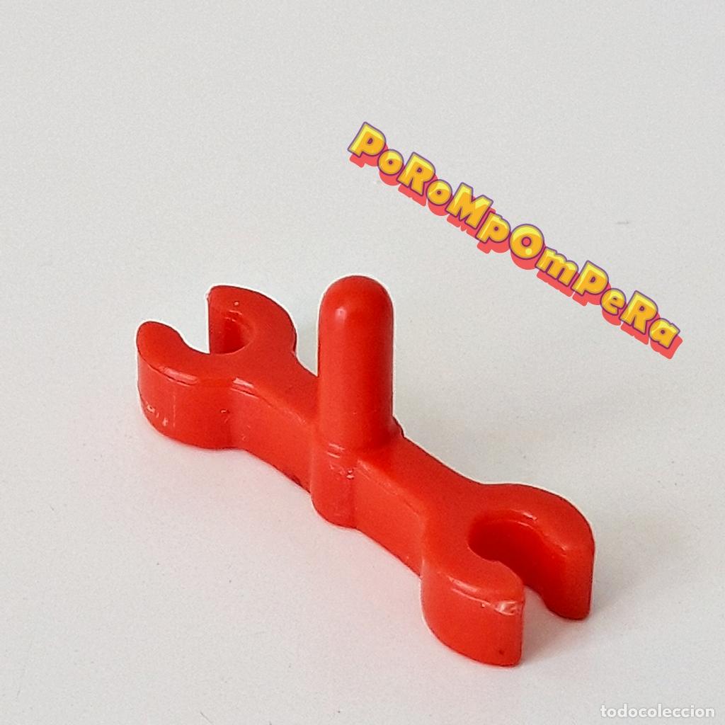 Playmobil: PLAYMOBIL ENGANCHE ROJO SUJECI&Oacute;N MOTORES MOTO DE AGUA COMPETICI&Oacute;N &Eacute;POCA 3538 SOPORTE REMOLQUE L7