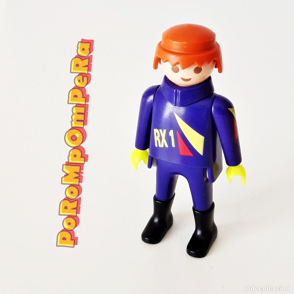 Playmobil: PLAYMOBIL FIGURA SIMILAR PILOTO MORADO 3779 MOTOCICLISTA COMPETICI&Oacute;N MOTOS CUSTOM/COMPLETAR