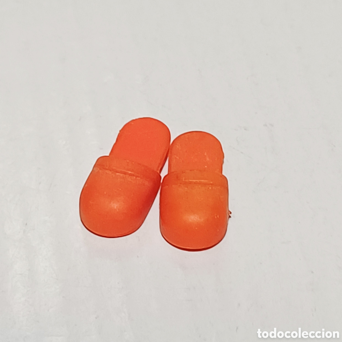 Playmobil: Pieza playmobil pareja de zapatos zuecos sandalias rojas medieval herrero