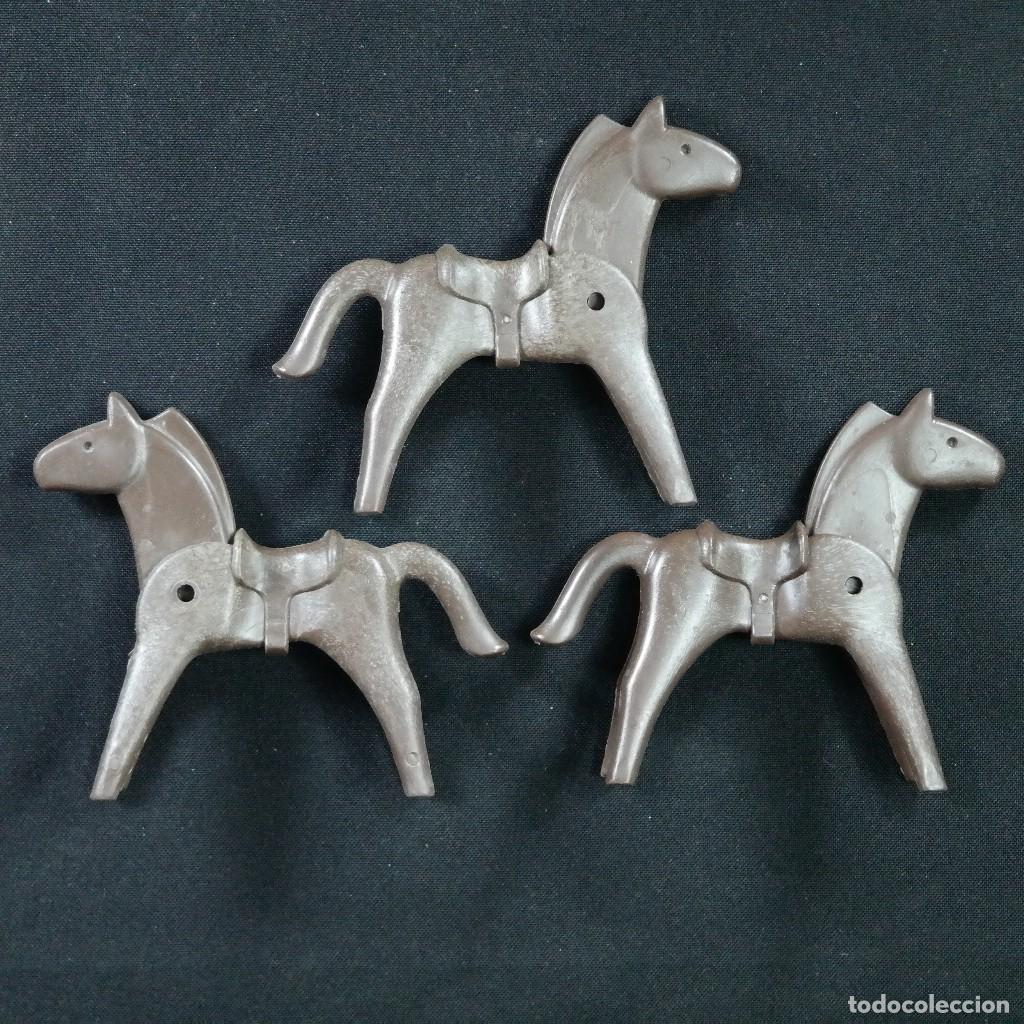 Playmobil: Playmobil tres caballos marrones con sillas fijas ☼